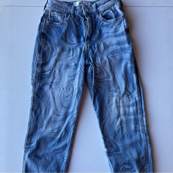 Hollister Denim - Hollister Curvy High-Rise Mom Jeans 24 Waist